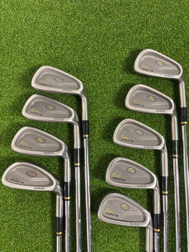 1993 Cobra King Cobra Oversize Right Handed Iron Set Stiff Flex (9 Clubs) #3 - #9, PW, SW