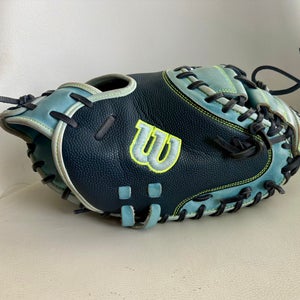 Wilson A2000 RH Catcher's Baseball Glove 33" (Used)