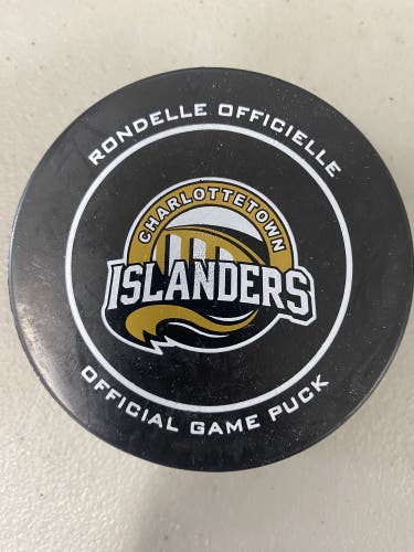 Charlottetown Islanders puck QMJHL
