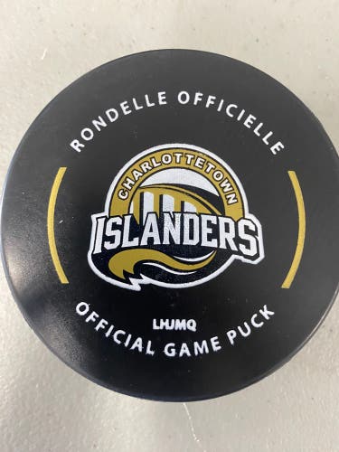 Charlottetown Islanders puck QMJHL