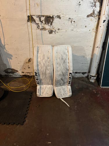 34" CCM Premier P2.5 Goalie Leg Pads (Used)