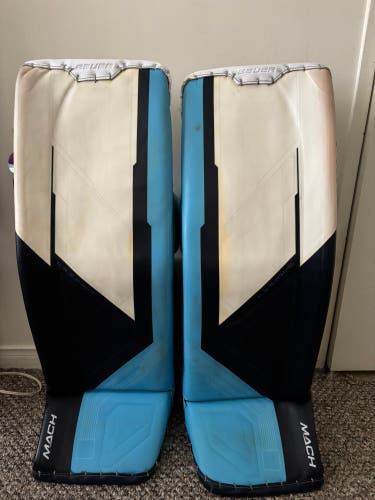 35" Bauer Mach Goalie Leg Pads Pro Stock (Used)