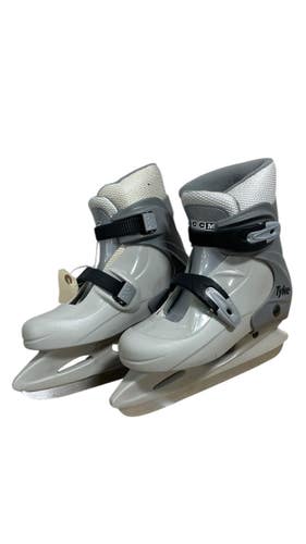 Used CCM TYKE EXPANDABLE Junior Hockey Skate Adjustable 11735-S000354185