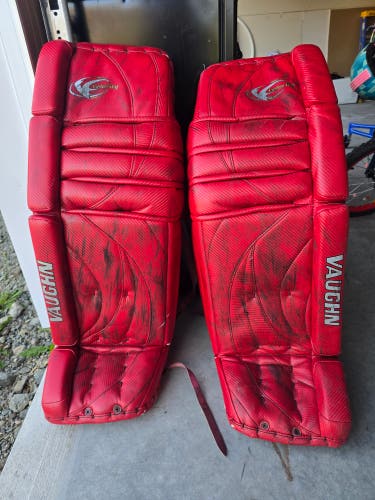 35" + 2 Vaughn Velocity Regular Goalie Full Set (Used)