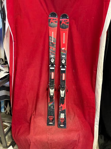 Skis:  Rossignol Hero Athlete junior racing skis, measuring 134 cm
Bindings: Look LXN