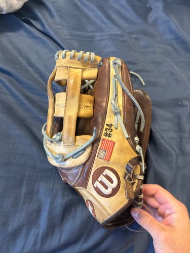 2025 Custom Wilson A2000 RH Outfield Baseball Glove 12.75" (Used)