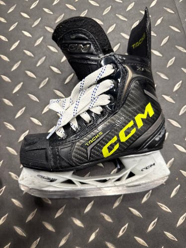 2024 CCM Tacks XF Pro Hockey Skates Regular Width 11 (Used)