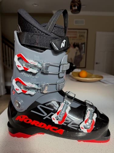 Mondo 26 & 26.5 Unisex Nordica All Mountain Speedmachine J 3 Ski Boots Soft Flex (Used)