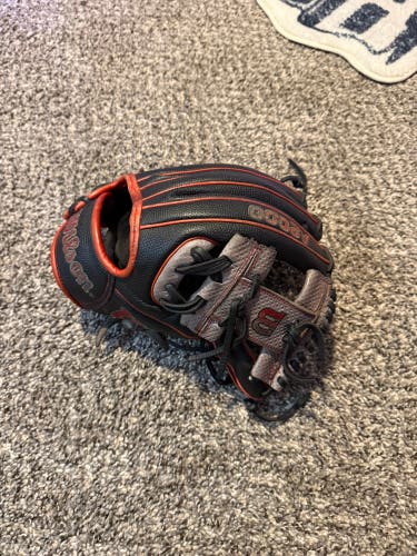 Wilson A2000 RH Baseball Glove 11.75" (Used)