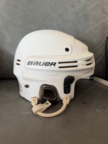 Large Bauer 4500 Helmet (New)