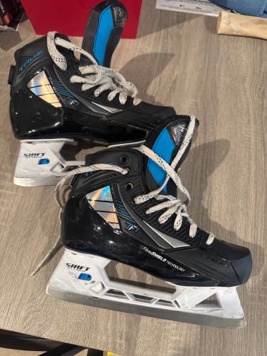2021 True TF7 Hockey Goalie Skates Regular Width Size 5.5 (Used)