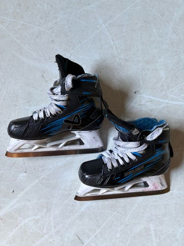Bauer GSX Junior Goalie Skates – Size 2D – Black/Blue