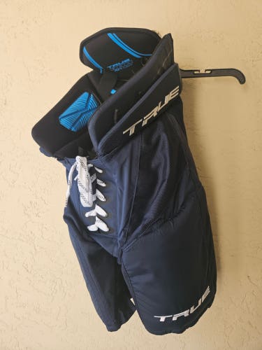 Junior XL True Ax9 Hockey Pants (Like NEW)