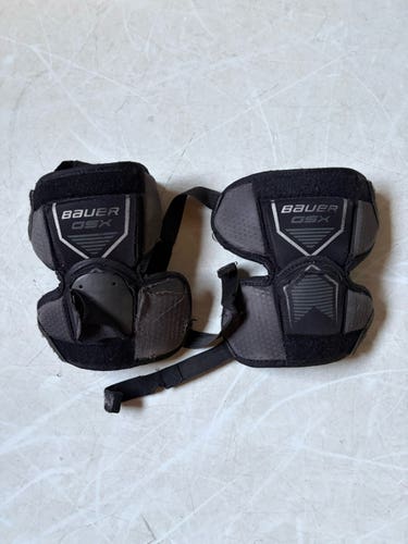 Bauer GSX Youth Goalie Knee Guards – Black/Gray