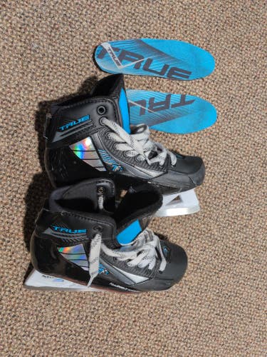 True TF7 Hockey Goalie Skates Size 5.5 (Used)