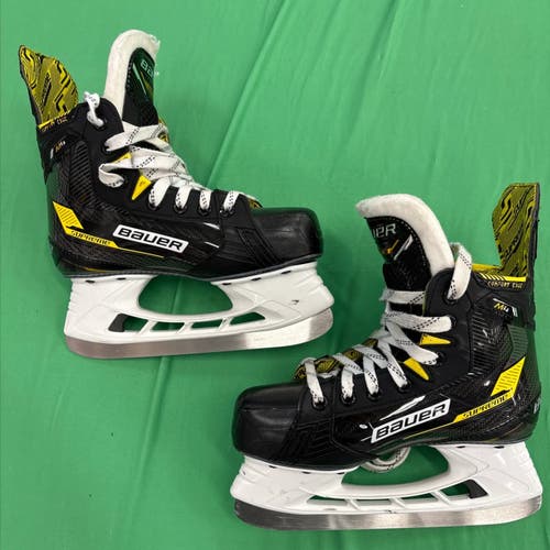 Bauer Supreme M4 Hockey Skates Regular Width Junior Size 3.5 worn once