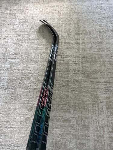 Intermediate CCM Ribcor Trigger Unleashed Right Handed Hockey Stick P28 65 Flex MAX BLADE (New)