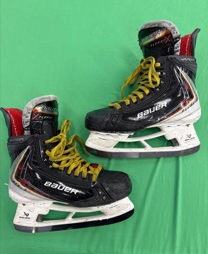 Bauer Vapor Flypro Hockey Skates Intermediate | Size 5.5 Fit 2 | superfeet insoles