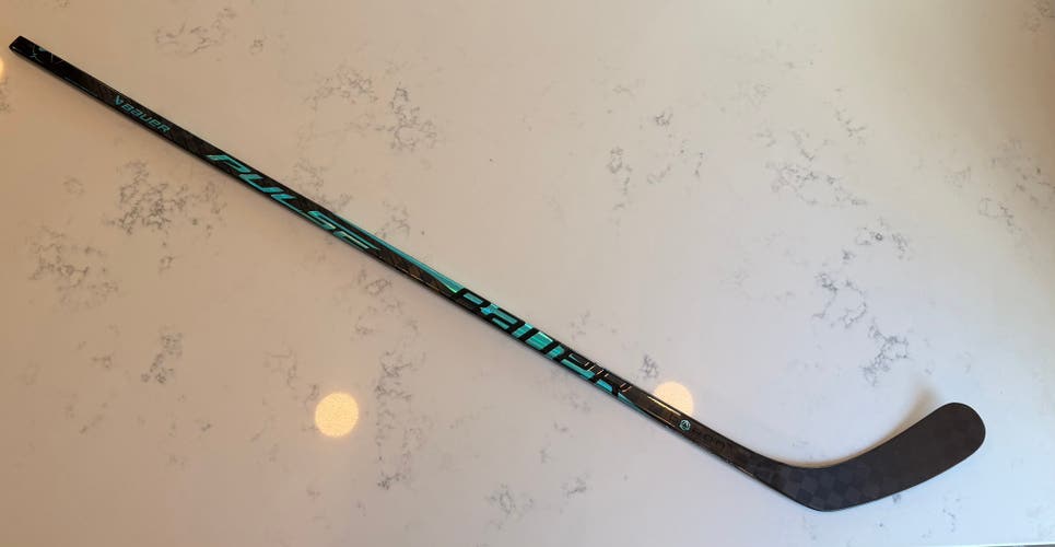 Intermediate Bauer Pulse Left Hand Hockey Stick P92 65 Flex (New)