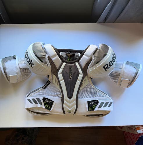 Small Senior Reebok 20K Shoulder Pads (Used)