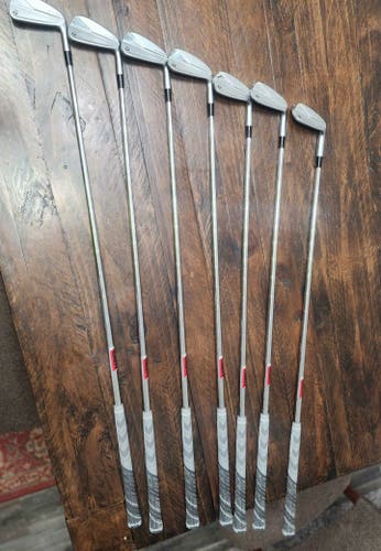 Men's TaylorMade 2023 P770 Right Handed Iron Set Stiff Flex 39" (New)