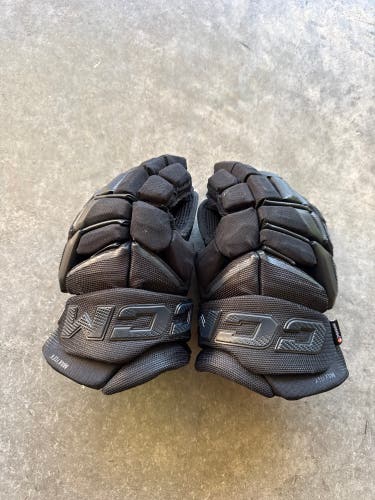 CCM JetSpeed FT8 Pro Gloves 12" (Used)