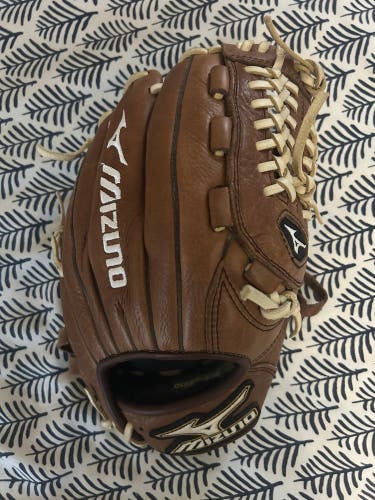 Mizuno Vintage MVP RH Baseball Glove 11.75" (Used)