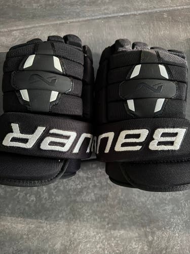 Bauer Nexus N2900 Gloves 14" (Used) very good condition