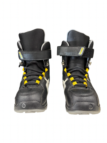 Used Burton KIDS FREESTYLE Boys Snowboard Boots Black Junior 02 10299-S000305793