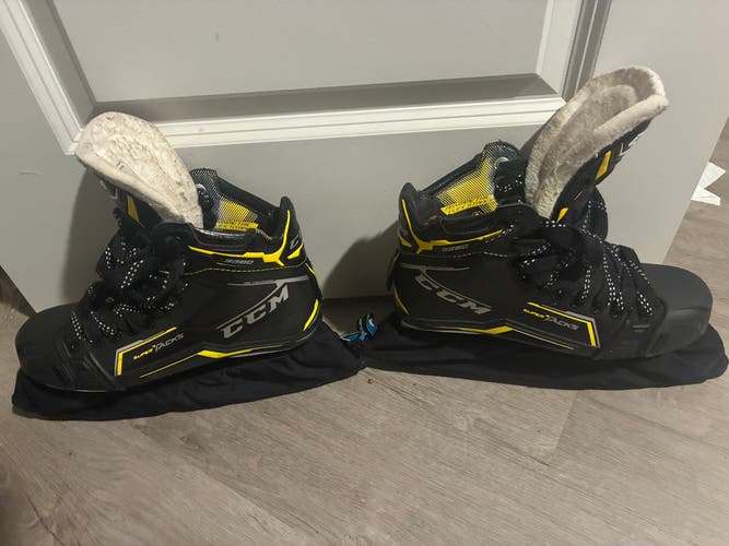 2020 CCM Super Tacks 9380 Hockey Goalie Skates Regular Width 7.5 (Used)