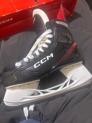Black/White 2021 CCM JetSpeed FT455 Hockey Skates Regular Width 9.5 (New)