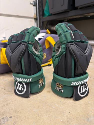 Warrior Evo Pro Lacrosse Gloves (Used)