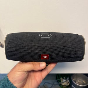 JBL Charge4 Bluetooth Speaker (Used)