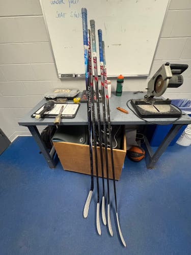 Senior Bauer Vapor Flylite Right Handed Hockey Stick P28 77 Flex (Used)