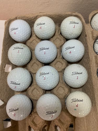 12 Titleist Pro V1x Golf Balls