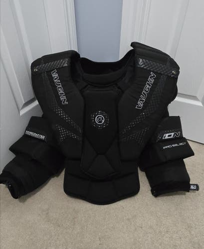 Large/Extra Large Vaughn Goalie Chest Protector (Used)