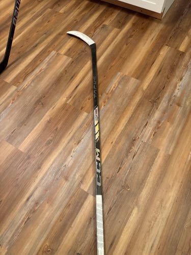 Intermediate CCM Tacks XF Pro Right Handed Hockey Stick P28 65 Flex (Used)