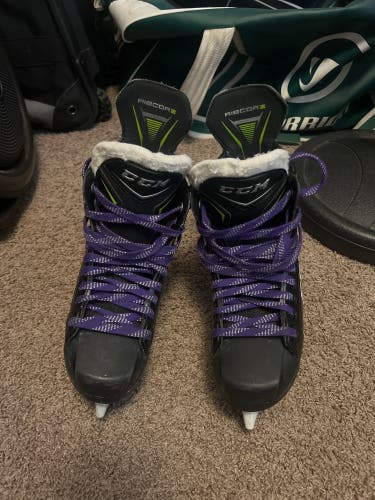 2019 CCM Ribcor 76K Hockey Skates Regular Width Size 4.5 (Used)