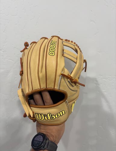 Wilson RH Infield A2000 EL3 Baseball Glove 11.75" (NWOT)
