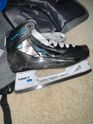 2021 True TF9 Hockey Goalie Skates Wide Width 9 (Used)