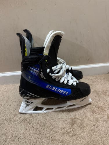 Bauer Vapor Hyperlite 2 Pro Hockey Skates ProStock (size 8.5)