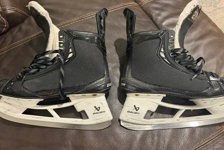 2021 Bauer Vapor Hyperlite Hockey Skates Regular Width Pro Stock 9.5 (Used)