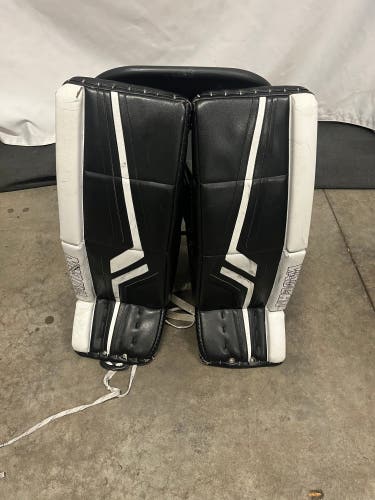 32" Vaughn Pro V Elite Goalie Leg Pads (Used)