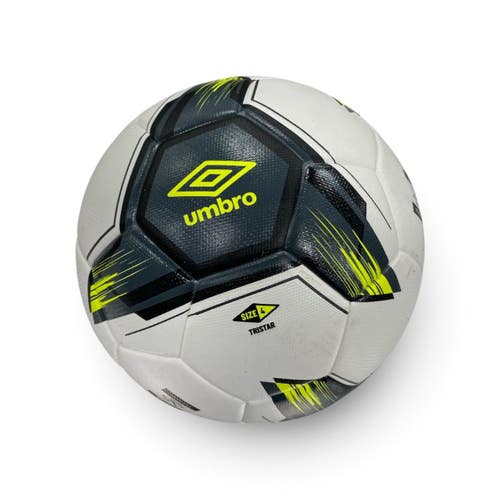 Used Umbro 4 All Size Soccer Ball White 4 11735-S000370517