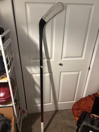 Pro Reserve Senior Right Handed Hockey Stick P92 77 Flex