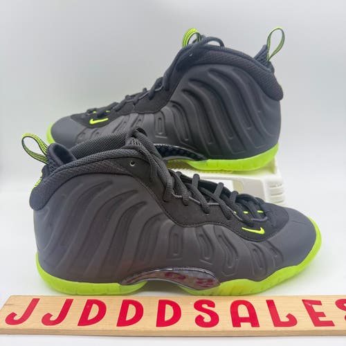 Nike Little Posite One Foamposite Black Volt GS Shoes HF0977-001 Size 6.5Y

New