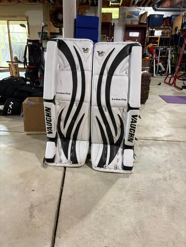 30" Vaughn Velocity V5 Goalie Leg Pads (Used)