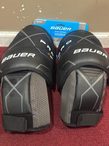 Bauer Pro senior Knee pads  (New) Item#MCKN