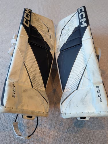 28" CCM Extreme Flex E6.5 Goalie Leg Pads (Used)