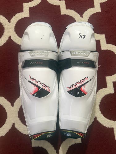 Senior Bauer Vapor Flypro 15" Shin Pads (Used)